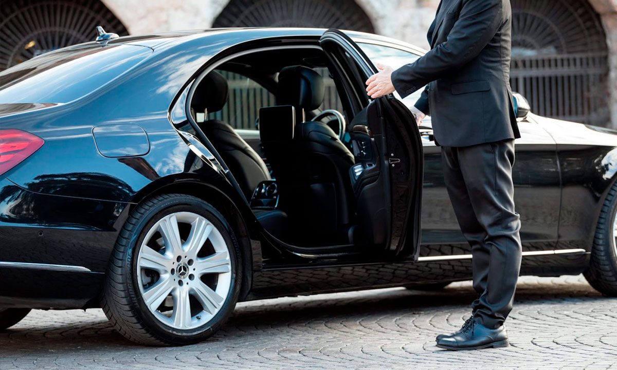 How to Choose the Best Luxury Car Service in Dubai