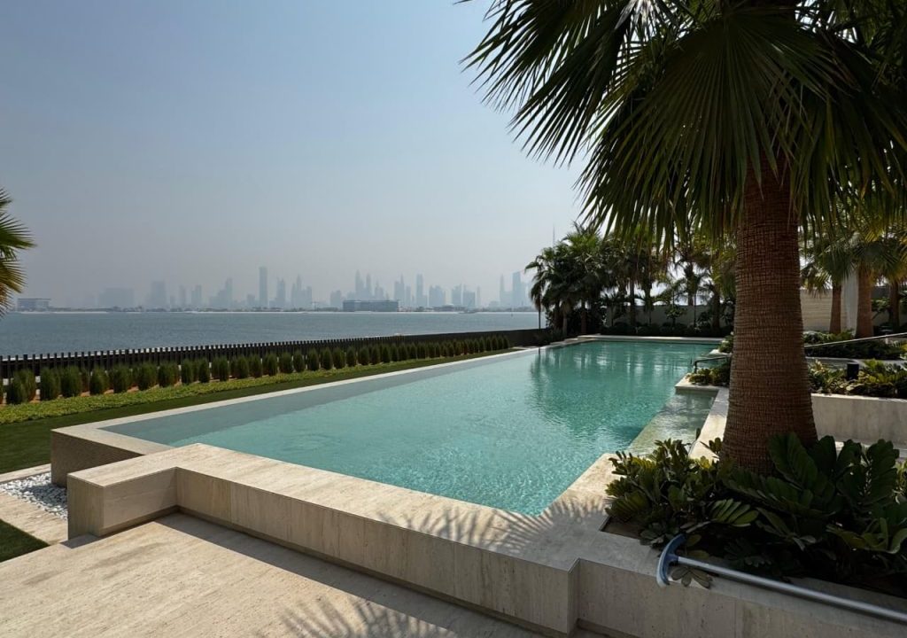 The Benefits Of Switching To A Heat Pump For Your Swimming Pool